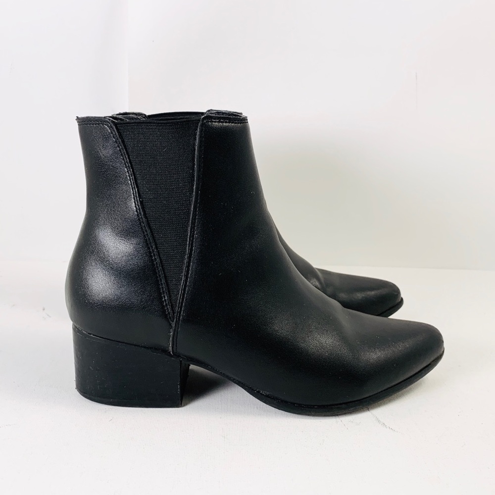 Urban Outfitters Chelsea Boots